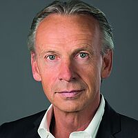 Dr. Ueli Grunder